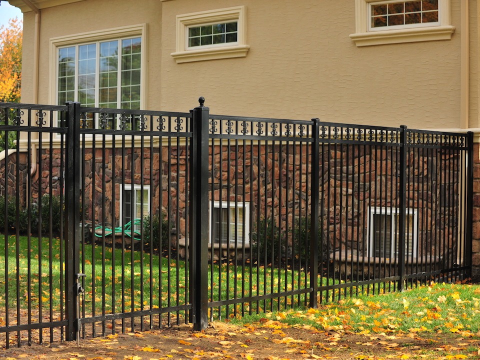 Aluminum Fencing - Carl's Fencing, Decking, Window Replacement and Home ...