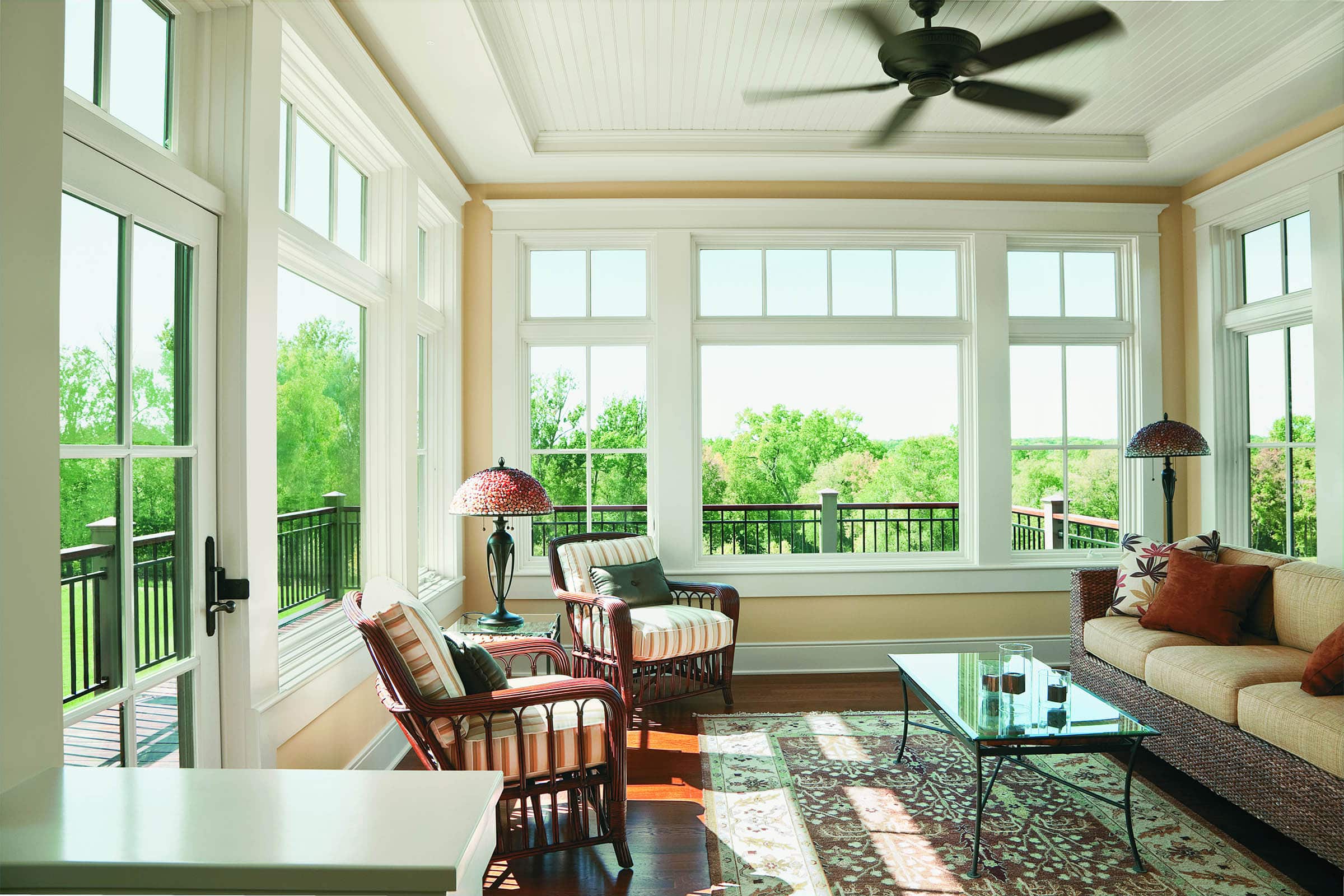 Key Factors to Consider When Hiring a Windows Contractor for Your Home Renovation Project